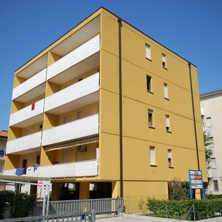 Condominio Pleione Бибионе Экстерьер фото