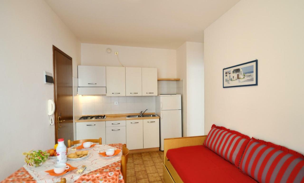 Condominio Pleione Бибионе Экстерьер фото