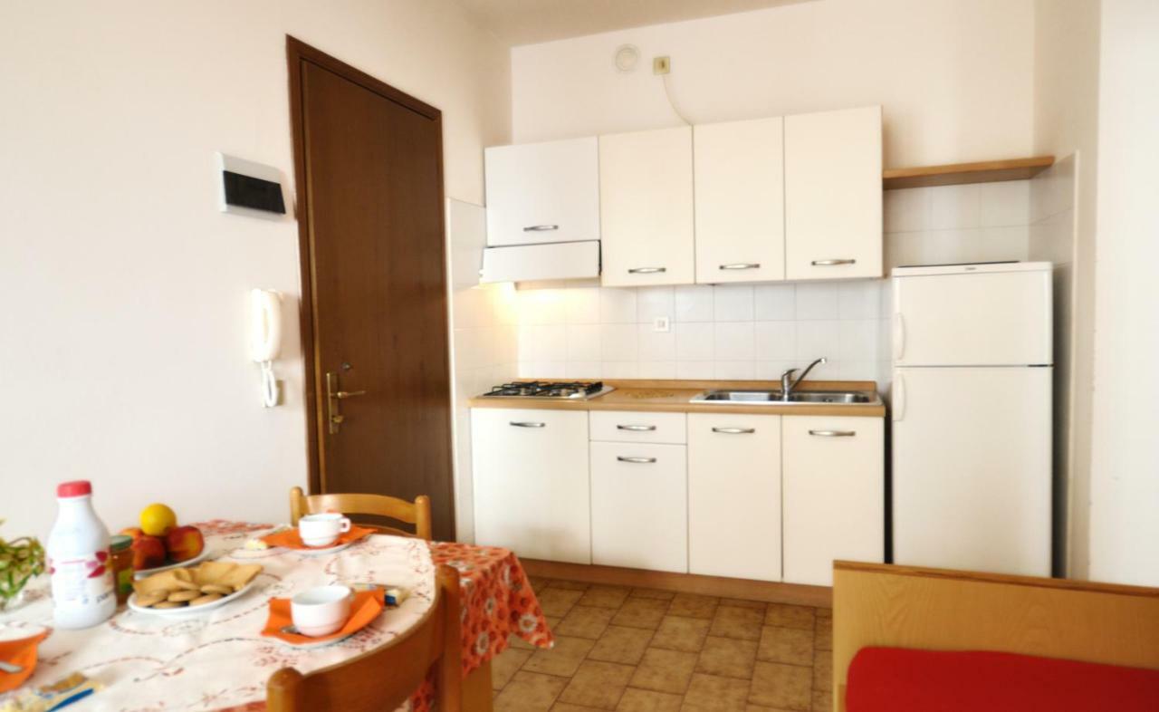 Condominio Pleione Бибионе Экстерьер фото